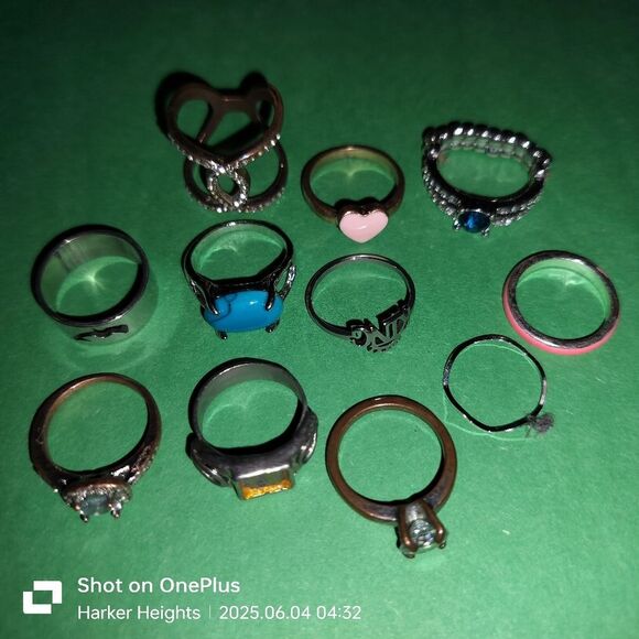 Lot of 10 Rings - Picture 10 of 10